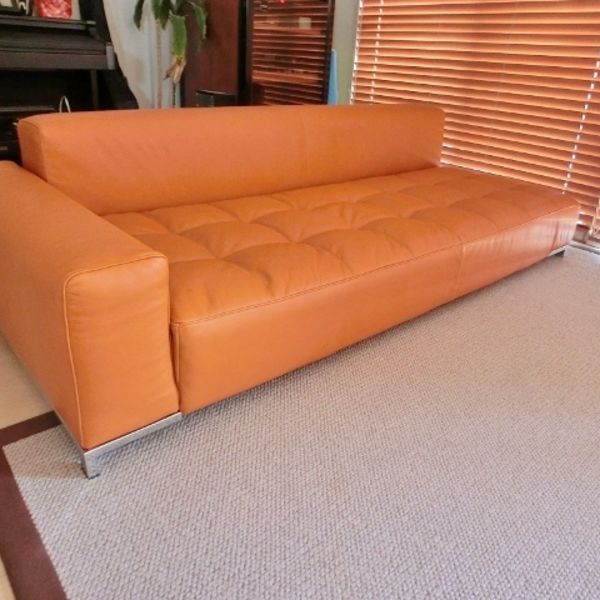 ザノッタのソファ張替いたします。