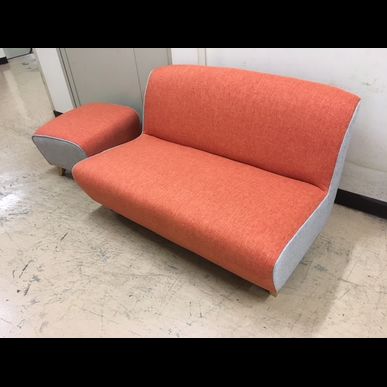 布地を２色使いのカスタムメイドソファお作りいたします。