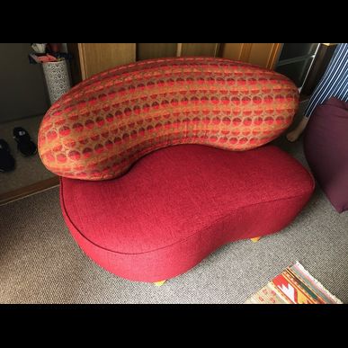 アメリカのモダニカ社の１人掛けソファ張替ました。