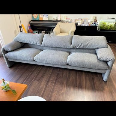 カッシーナのマラルンガの3シーターを張替えました。
