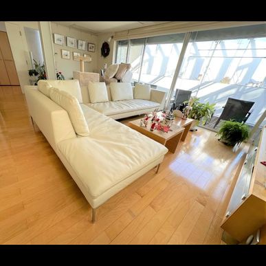 B&B社のチャールズの張替えをしております。