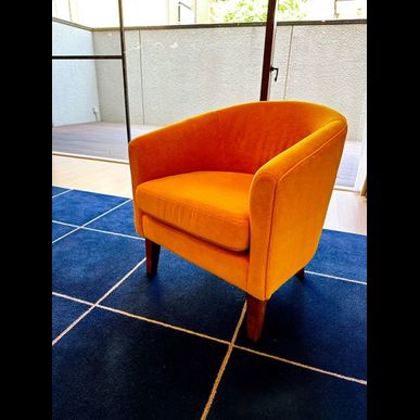 コンパクトな１人掛けパーソナルソファクララをお作りしました