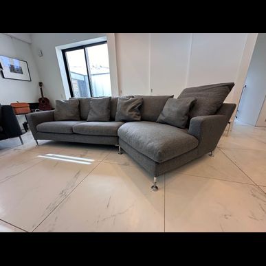 B&Bソファを張替えいたします。