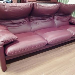 カッシーナマラルンガの張替を致します。